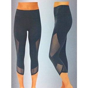 Active Life Blackened Pearl Capri Leggings